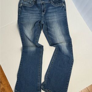 Wallflower Women's Flare Jeans in Blue